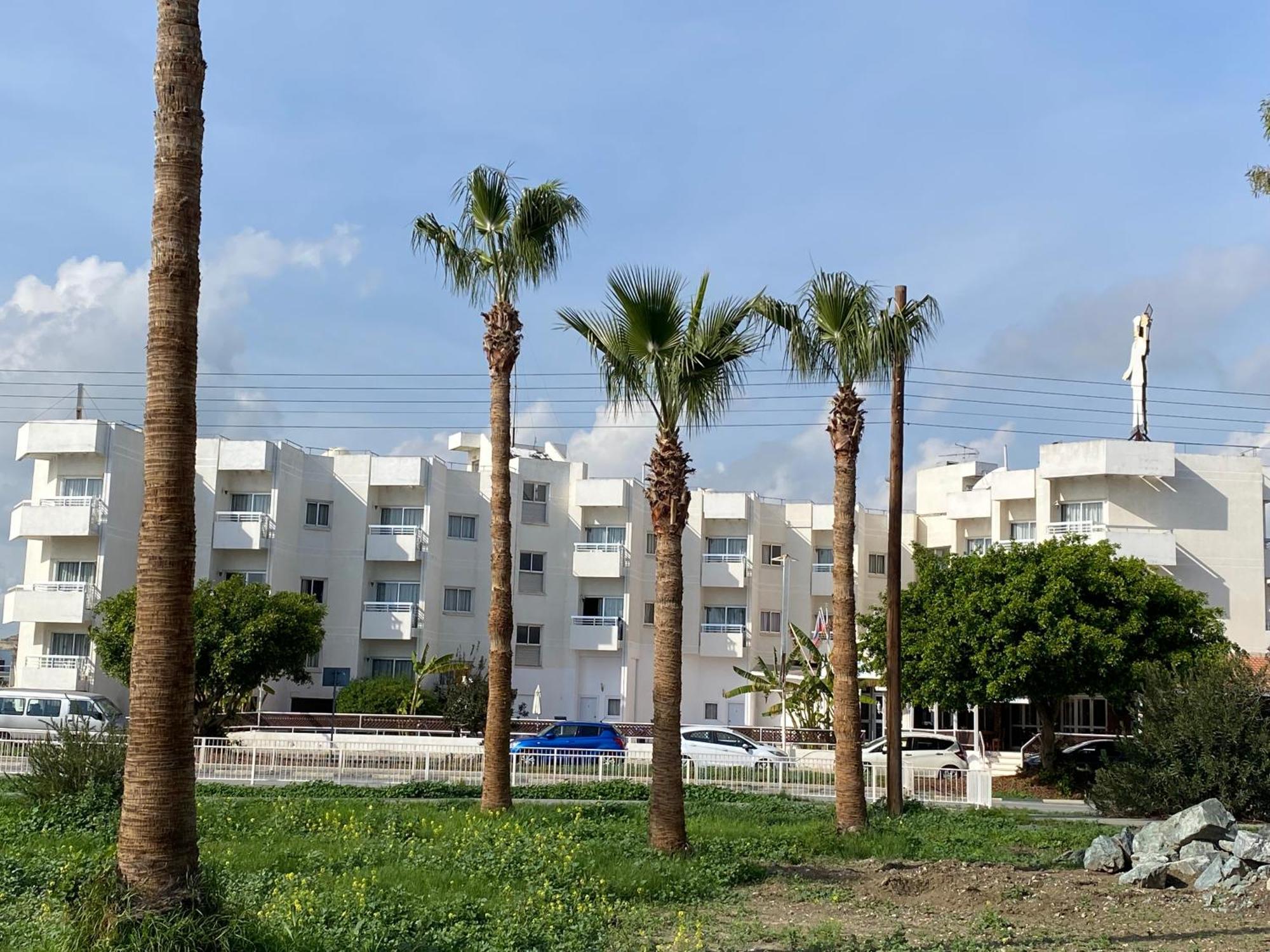 Boronia Hotel Apartments Larnaca Luaran gambar