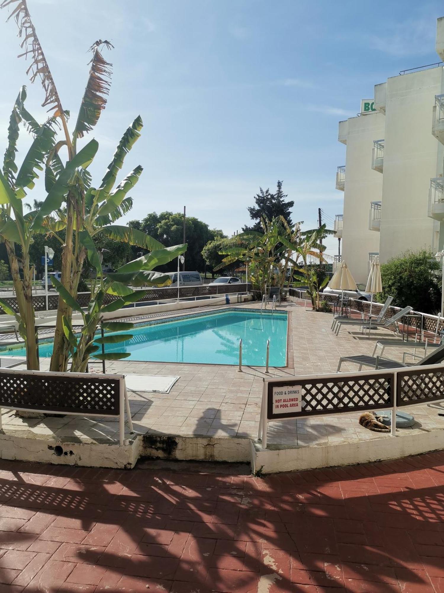 Boronia Hotel Apartments Larnaca Luaran gambar