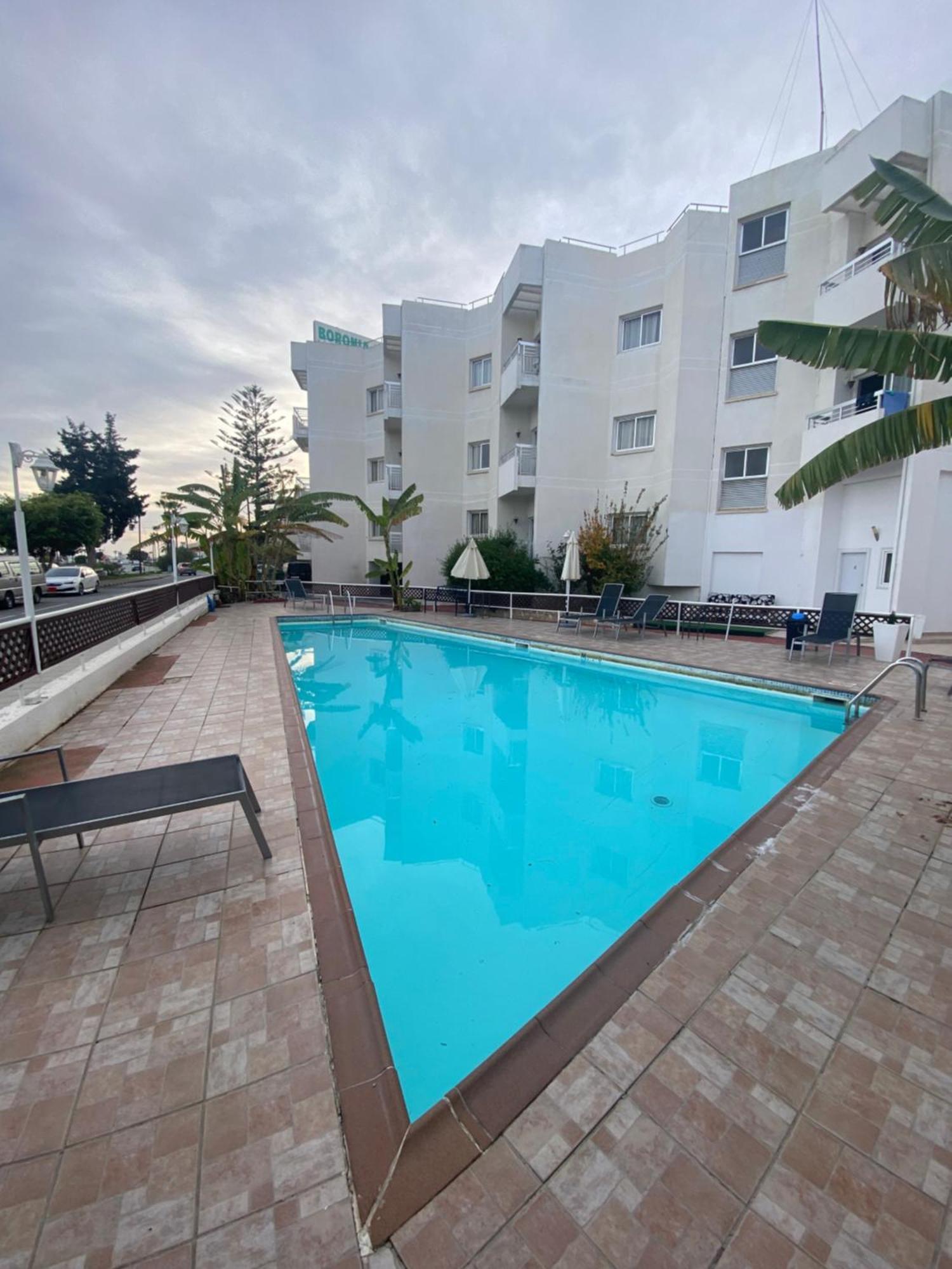 Boronia Hotel Apartments Larnaca Luaran gambar