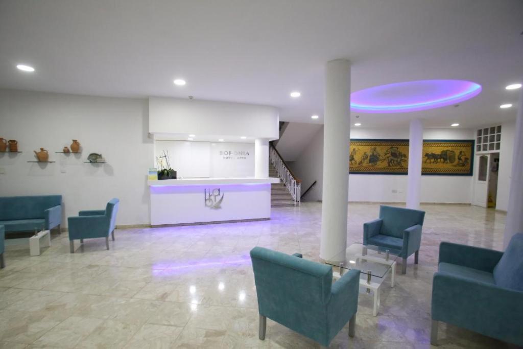 Boronia Hotel Apartments Larnaca Luaran gambar