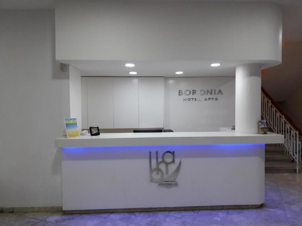 Boronia Hotel Apartments Larnaca Luaran gambar