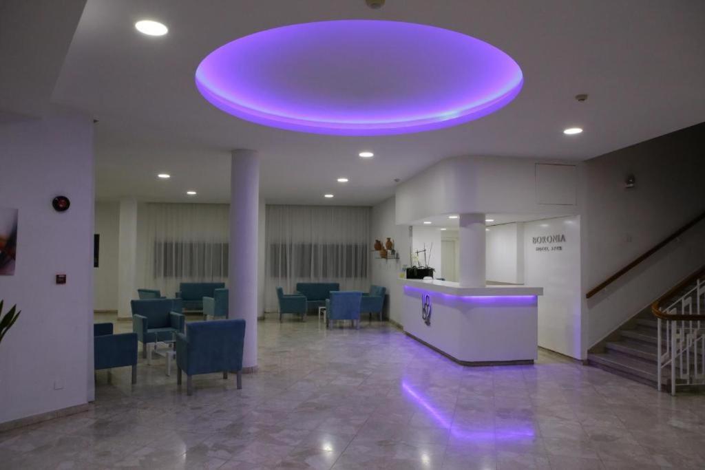 Boronia Hotel Apartments Larnaca Luaran gambar